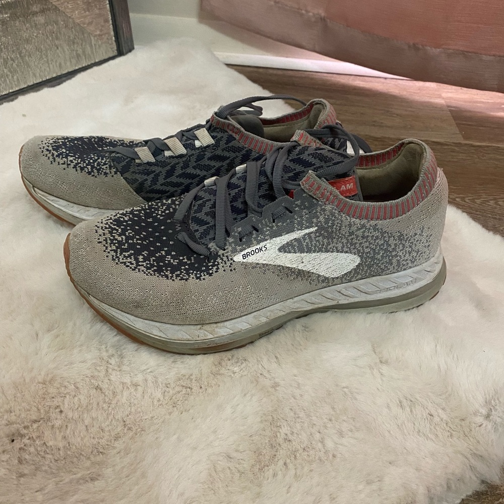Brooks tennis shoes